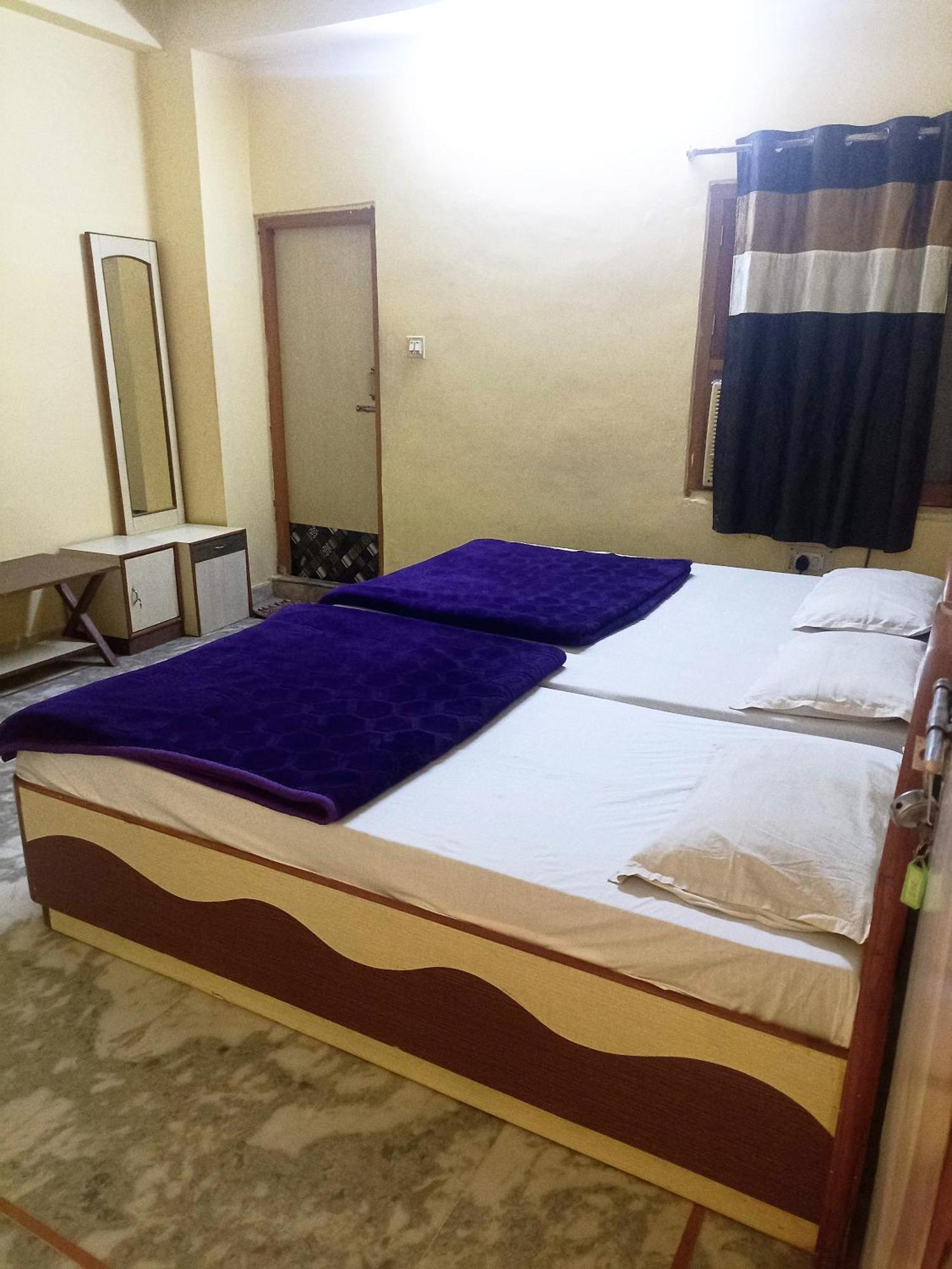 Shreeji Arpan Otel Nāthdwāra Oda fotoğraf