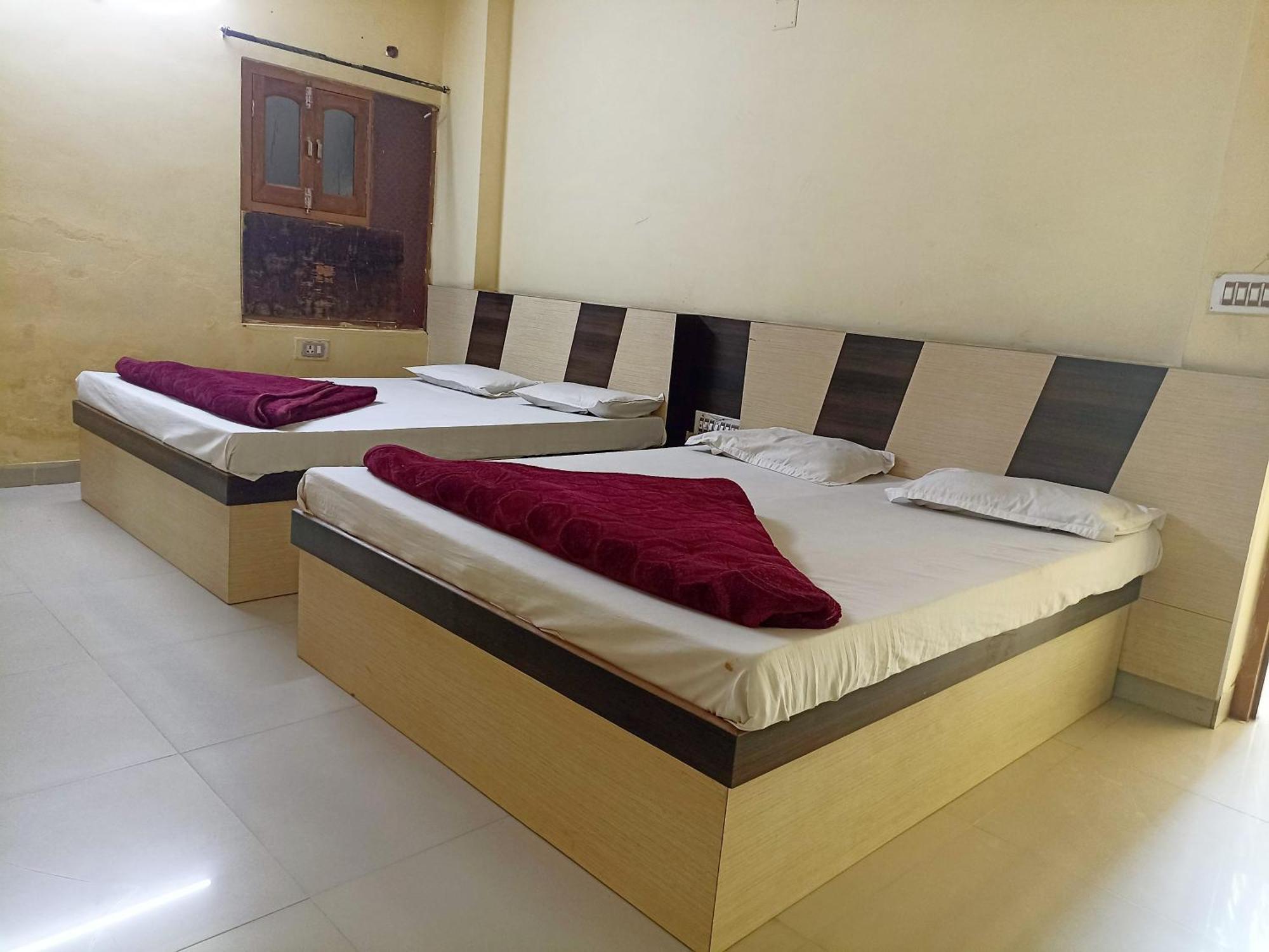 Shreeji Arpan Otel Nāthdwāra Oda fotoğraf